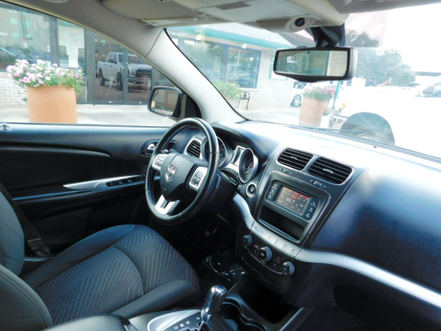 Used 2017 Dodge Journey FWD Crossroad image 26