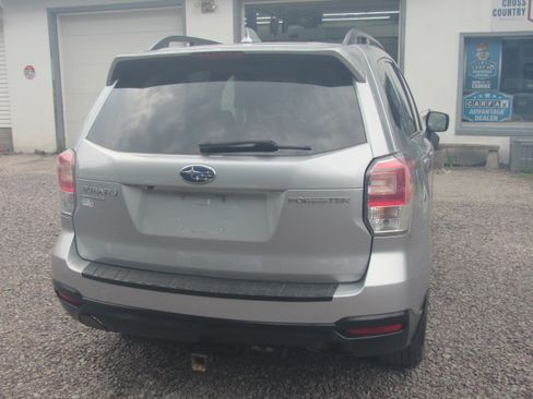 Used 2018 Subaru Forester 2.5i Premium image 12