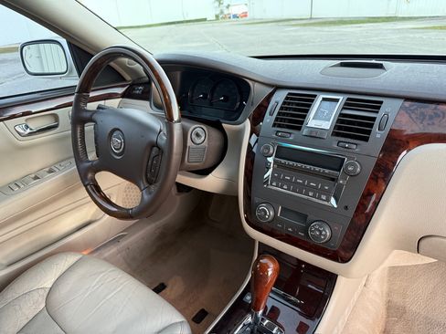 Used 2009 Cadillac DTS Luxury image 13