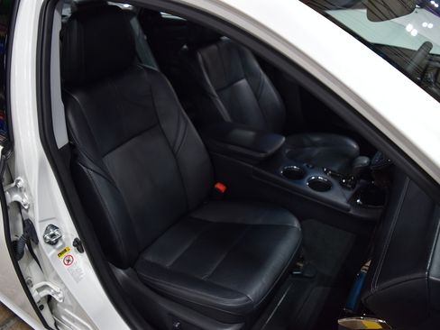 Used 2013 Toyota Avalon XLE Touring FWD image 23