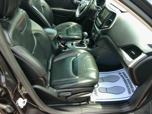 Used 2016 Jeep Cherokee 4WD Trailhawk image 38