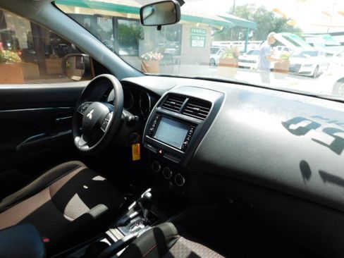 Used 2018 Mitsubishi Outlander Sport FWD image 19