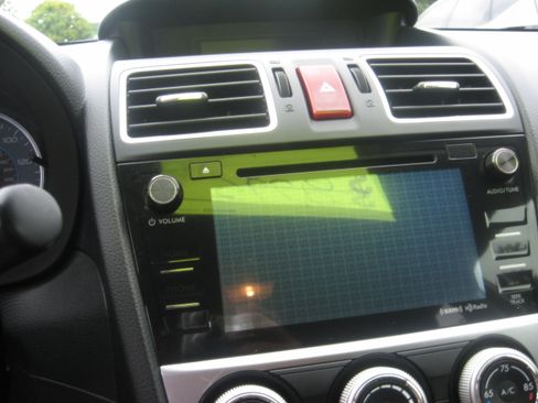 Used 2015 Subaru XV Crosstrek 2.0i Limited image 9