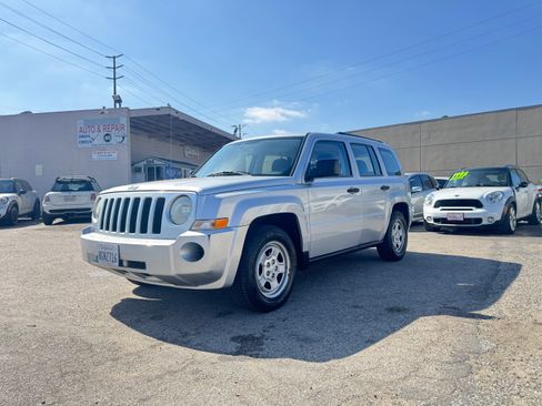 Used 2010 Jeep Patriot Sport image 2