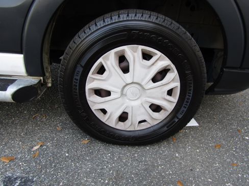 Used 2017 Ford Transit 250 image 18