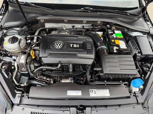 Used 2017 Volkswagen Golf Alltrack image 23