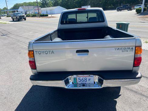 Used 2004 Toyota Tacoma 4x4 Xtracab V6 image 6