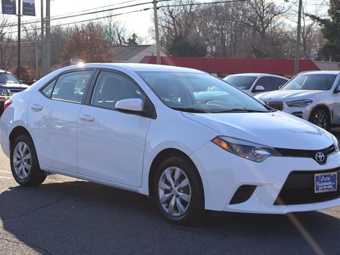 Used 2014 Toyota Corolla LE image 10