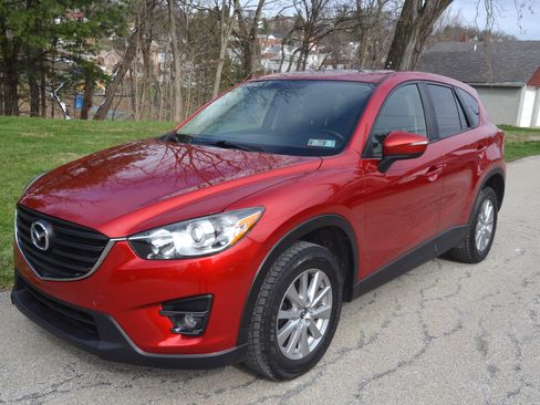 Used 2016 MAZDA CX-5 Touring image 2