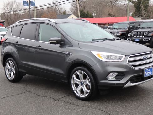 Used 2019 Ford Escape Titanium image 10