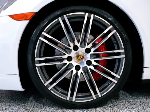 Used 2015 Porsche 911 Targa 4S image 32