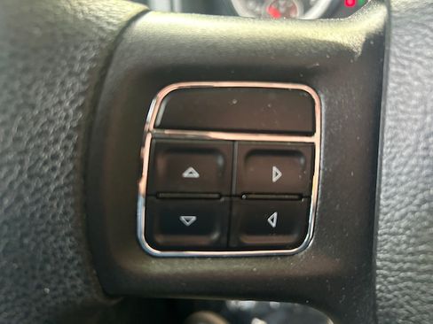 Used 2014 RAM 1500 4x4 Crew Cab ST image 9
