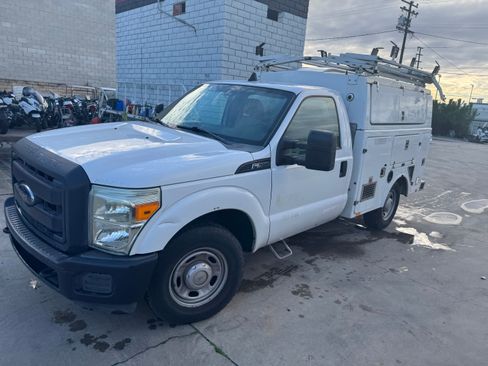 Used 2013 Ford F350 XL image 3