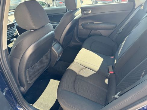 Used 2019 Kia Optima LX w/ 17 ALLOY WHEELS PACKAGE FWD image 10