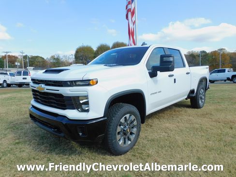 New 2026 Chevrolet Silverado 2500 Custom image 1