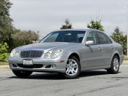 Used 2003 Mercedes-Benz E 320 Sedan image 1