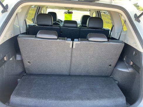 Used 2021 Volkswagen Tiguan SE image 13
