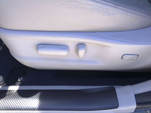 Used 2010 Toyota Venza AWD image 34