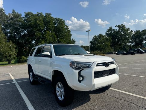 Used 2021 Toyota 4Runner 4WD SR5 Premium image 2