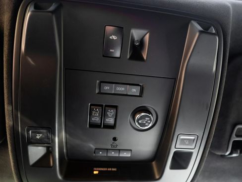 Used 2016 Cadillac Escalade 4WD Platinum image 8