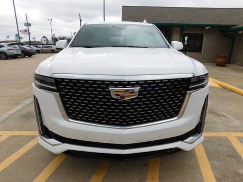 Used 2021 Cadillac Escalade ESV Premium Luxury image 3