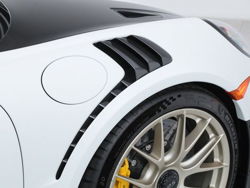 Used 2018 Porsche 911 GT2 RS image 6