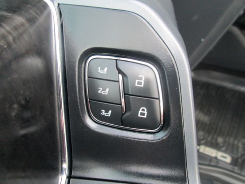 Used 2021 Ford F150 Lariat AWD/4WD image 5