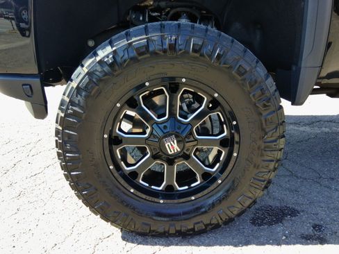 Used 2022 GMC Sierra 2500 AT4 image 38