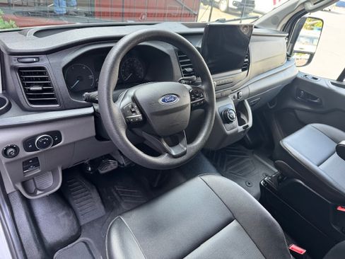 Used 2023 Ford E-Transit image 9
