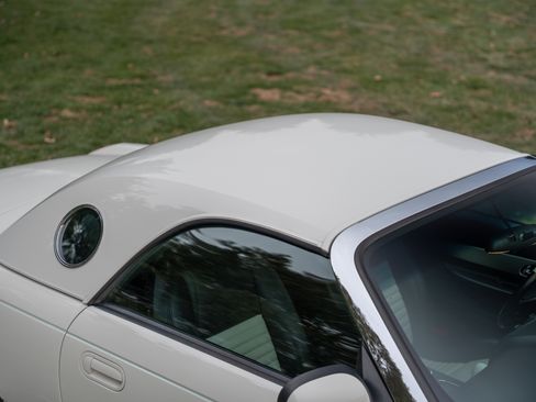 Used 2003 Ford Thunderbird image 25