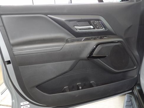Used 2026 Chevrolet Silverado EV 4x4 Crew Cab LT image 13