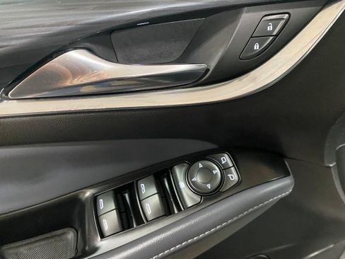 Used 2023 Buick Enclave FWD Essence image 9