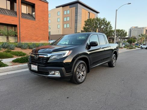 Used 2020 Honda Ridgeline AWD RTL-E image 1