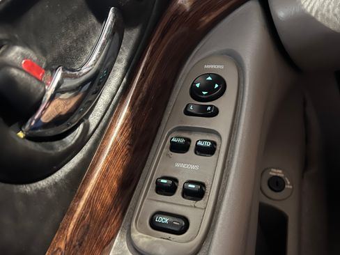 Used 2004 Buick Le Sabre Custom FWD image 18