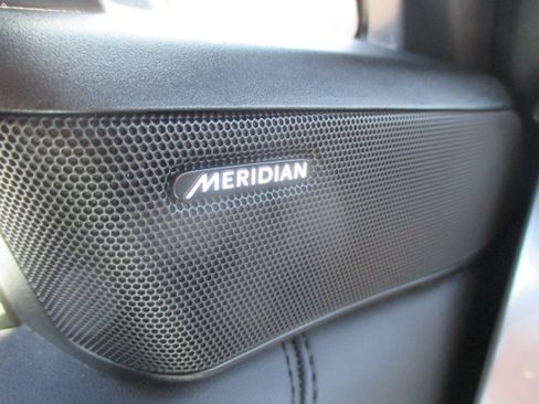 Used 2025 Land Rover Range Rover Long Wheelbase SE image 20