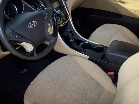 Used 2012 Hyundai Sonata GLS FWD Sedan 2.4L 4-Cyl image 8