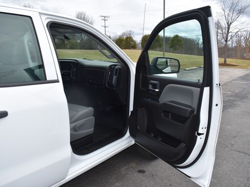 Used 2018 Chevrolet Silverado 1500 4x4 Double Cab image 23