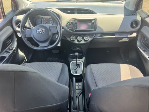 Used 2015 Toyota Yaris L Hatchback FWD image 21