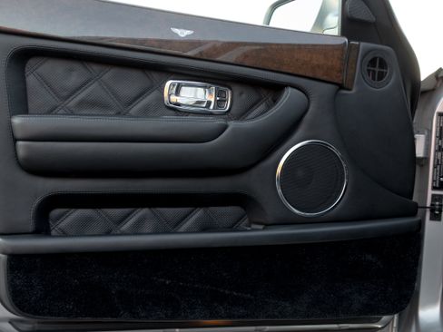 Used 2005 Bentley Arnage T image 11