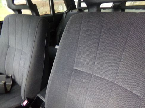 Used 1992 Volvo 240 GL Sedan RWD image 12