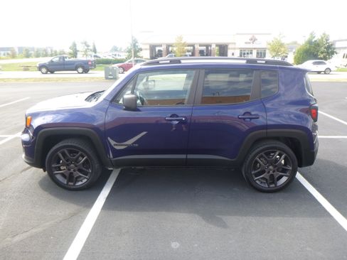 Used 2021 Jeep Renegade Latitude image 2