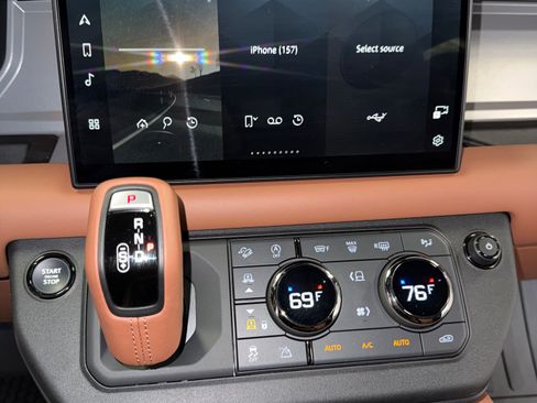 Used 2025 Land Rover Defender 110 OCTA image 26