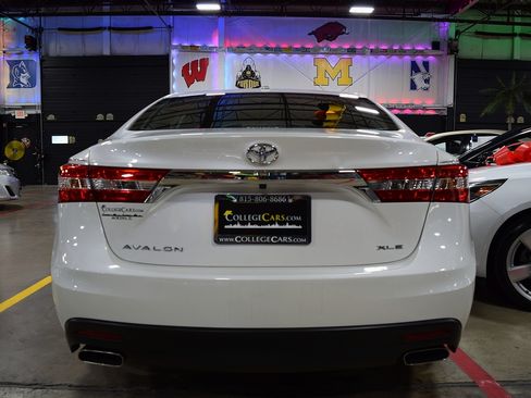 Used 2013 Toyota Avalon XLE Touring FWD image 9