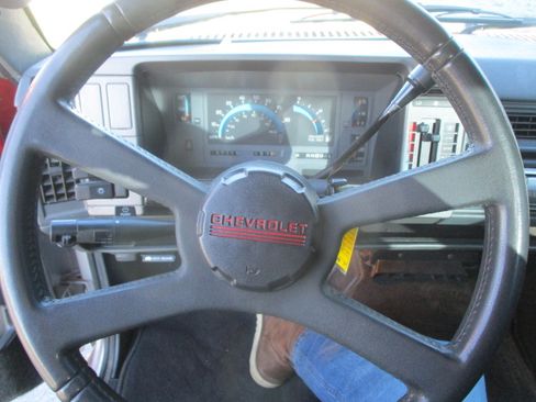 Used 1993 Chevrolet S10 Pickup LS image 25