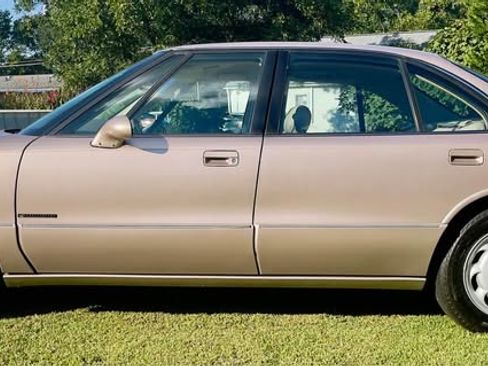 Used 1999 Oldsmobile 88 50th Anniversary image 6