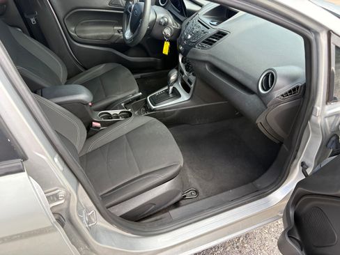 Used 2019 Ford Fiesta SE image 7