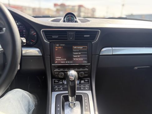 Used 2015 Porsche 911 Carrera 4S image 16