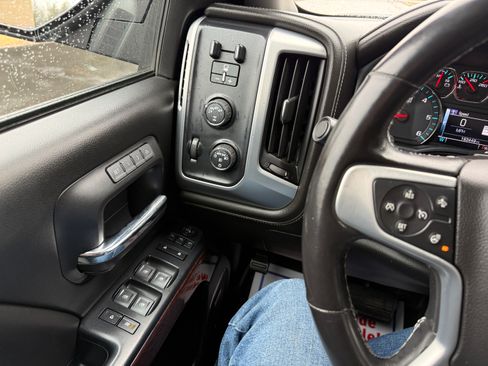 Used 2018 GMC Sierra 1500 SLT image 16