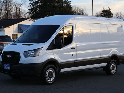 Used 2025 Ford Transit 250 image 5