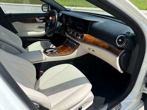 Used 2019 Mercedes-Benz E 450 image 2